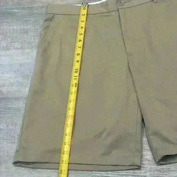 GREG NORMAN Golf Performance Shorts Mens Sz 38 Khaki Casual Dad Blokecore READ - Picture 10 of 14